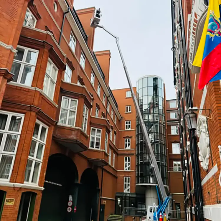 Working at height from mz250 cherry picker